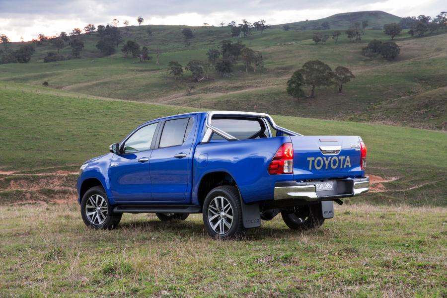  Toyota Hilux SR5 Double Cab 4x4 2015 года  (AU) (фото 12 из 18)